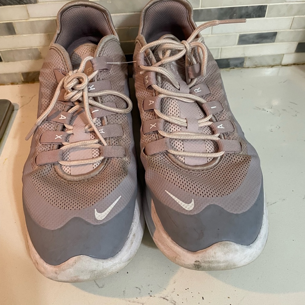 Nike Air Max Axis Women’s Rose pink Gray Mesh upper Running Sneakers size 9 2018